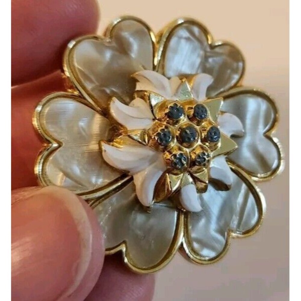 Flower Scarf Pin brooch West Germany Mother of Pearl, 1 1/2" beautiful condition